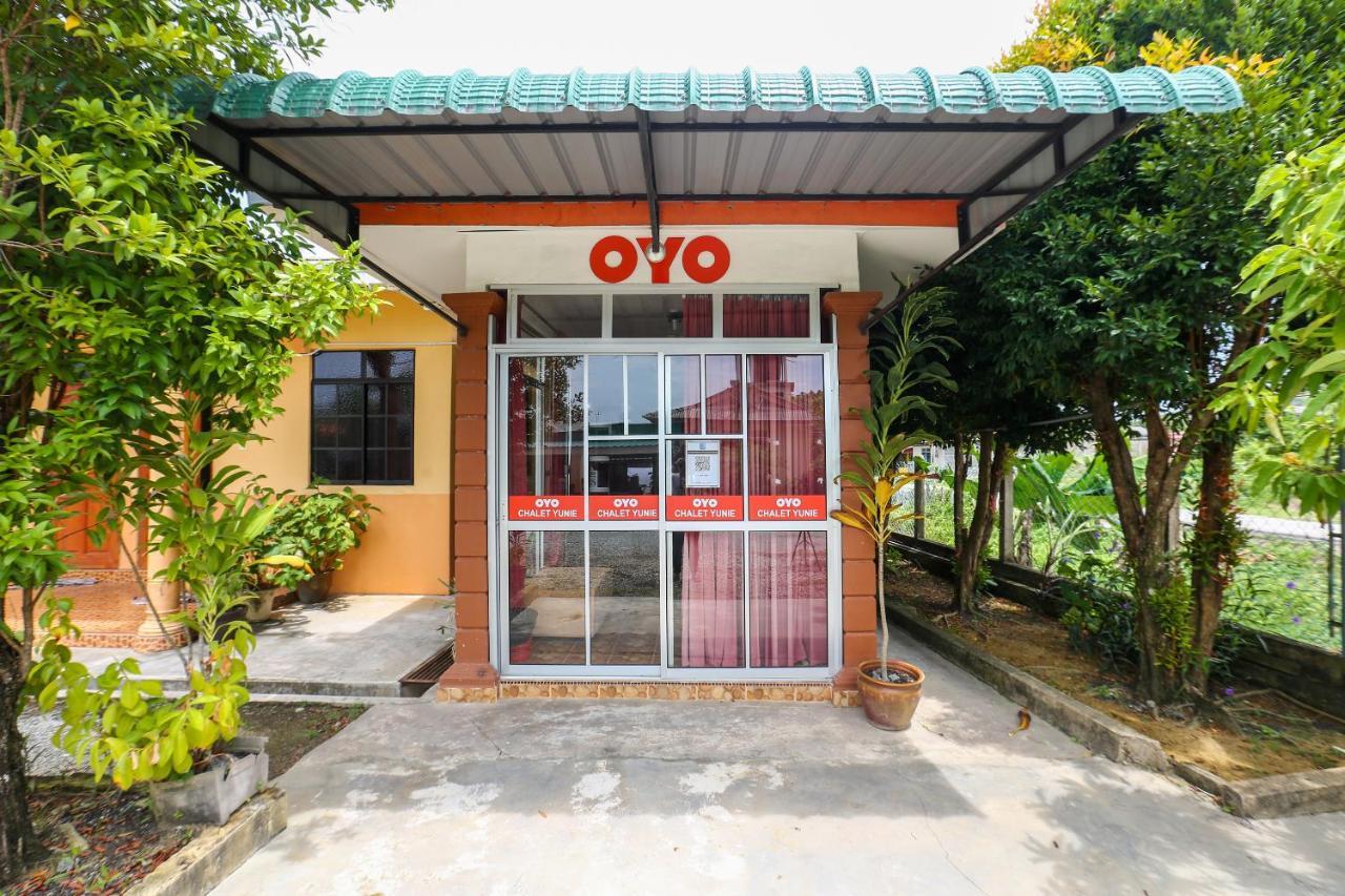 Oyo 89887 Chalet Yunie Marang Exterior photo