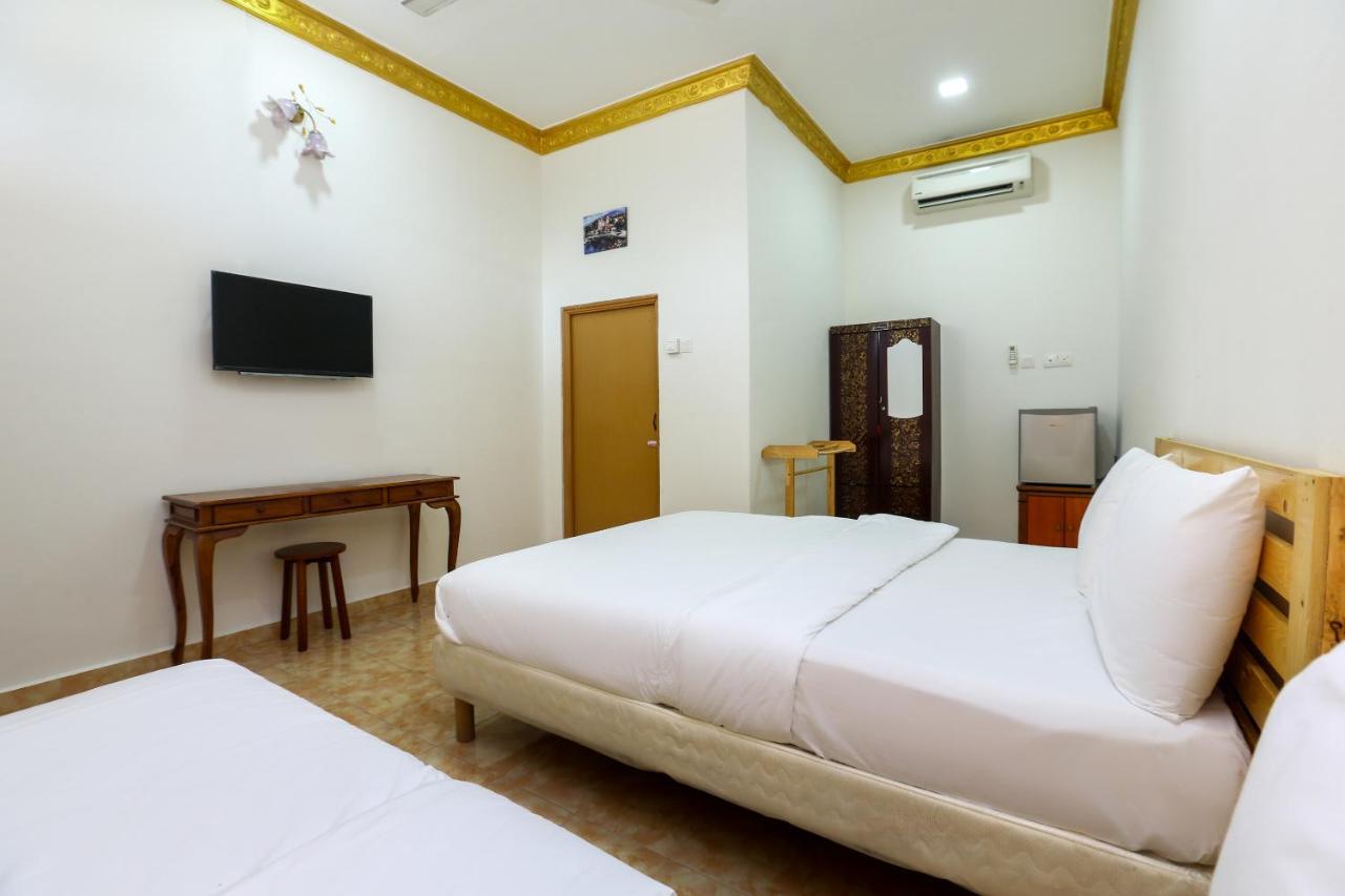 Oyo 89887 Chalet Yunie Marang Exterior photo
