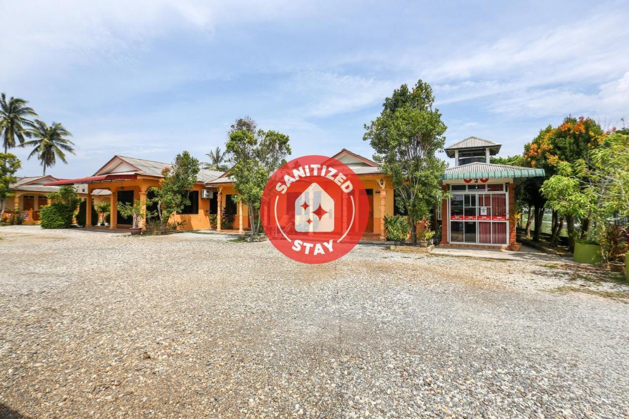 Oyo 89887 Chalet Yunie Marang Exterior photo