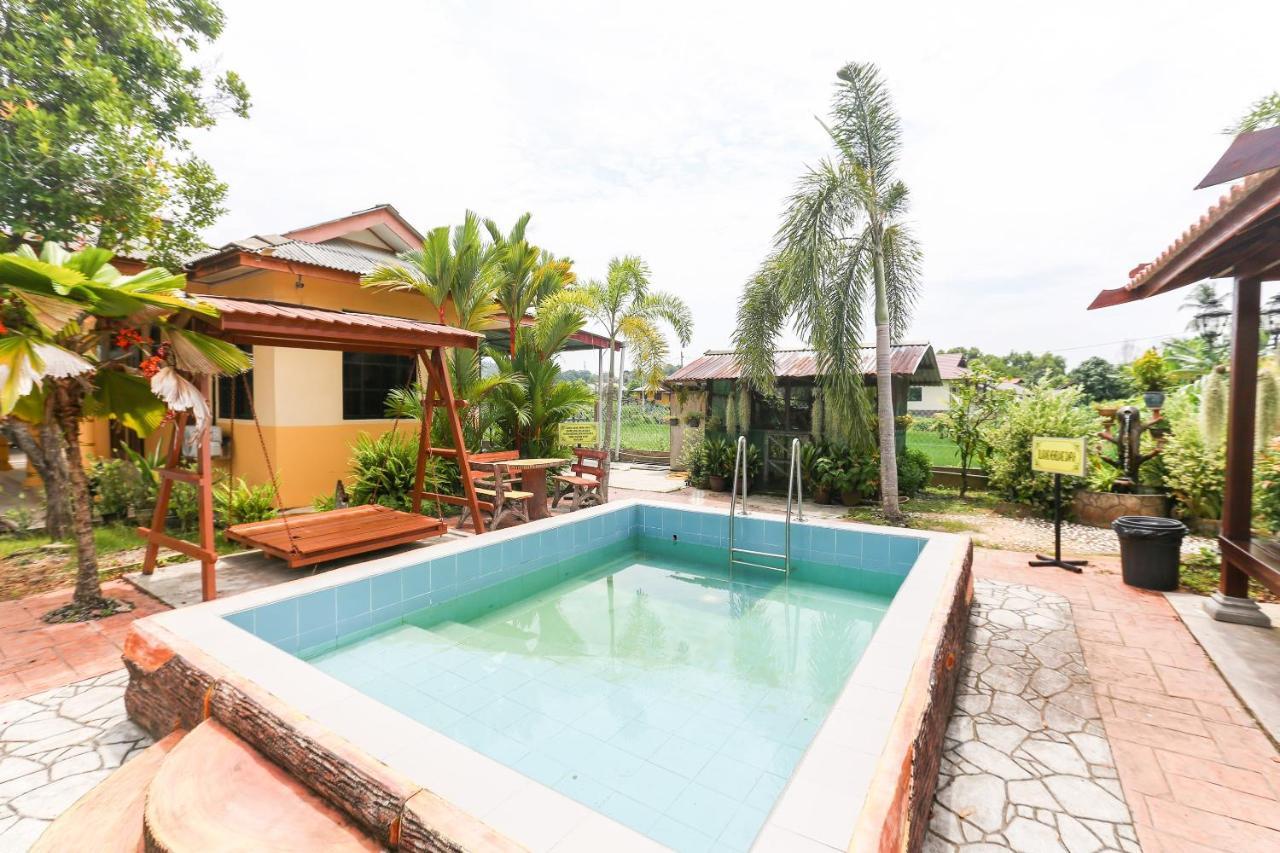 Oyo 89887 Chalet Yunie Marang Exterior photo