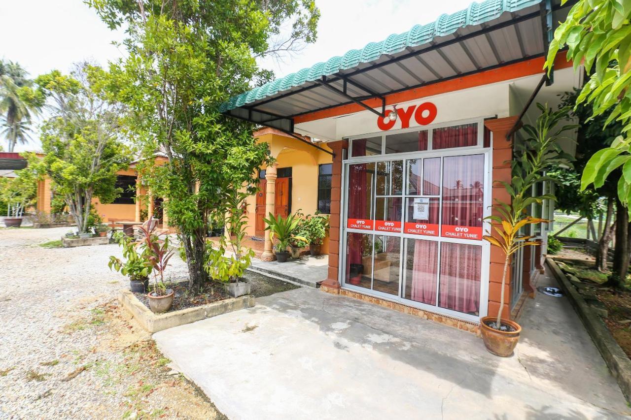Oyo 89887 Chalet Yunie Marang Exterior photo