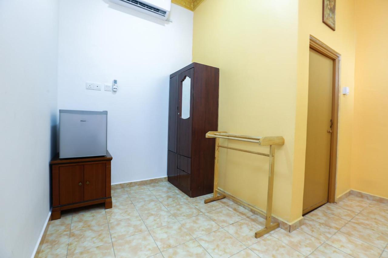 Oyo 89887 Chalet Yunie Marang Exterior photo