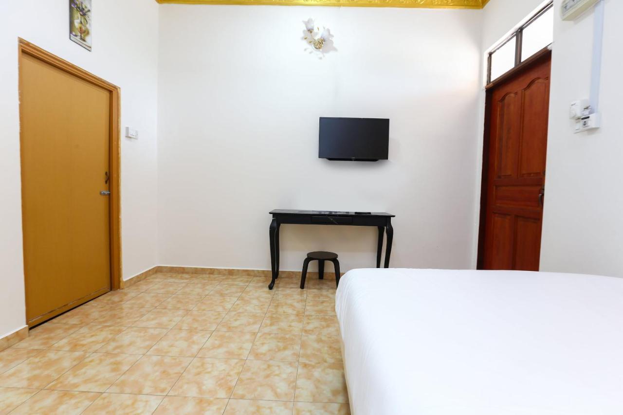 Oyo 89887 Chalet Yunie Marang Exterior photo
