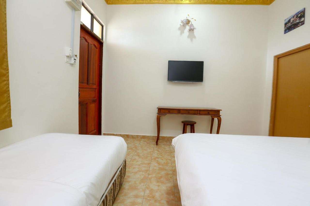 Oyo 89887 Chalet Yunie Marang Exterior photo