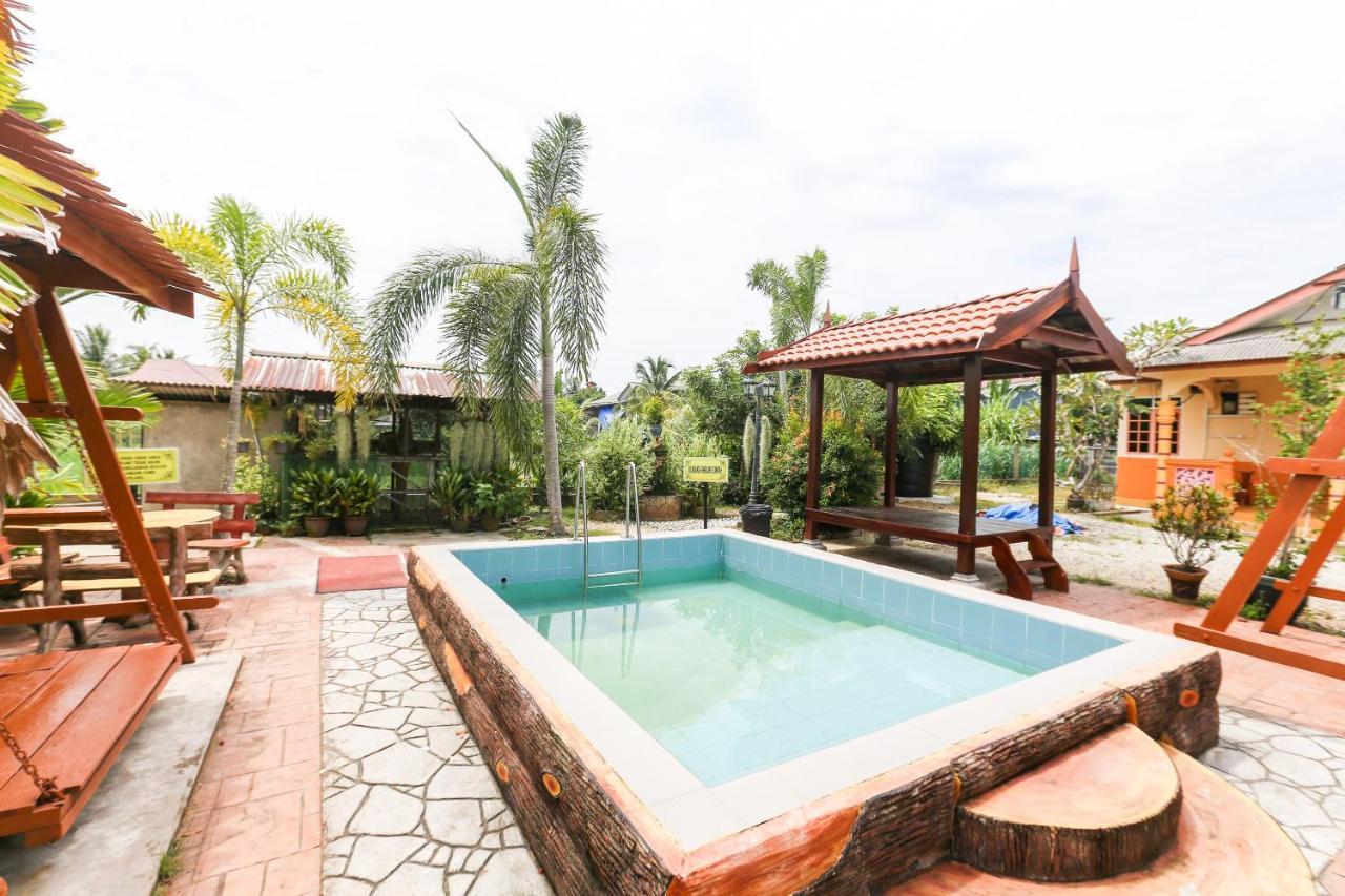 Oyo 89887 Chalet Yunie Marang Exterior photo
