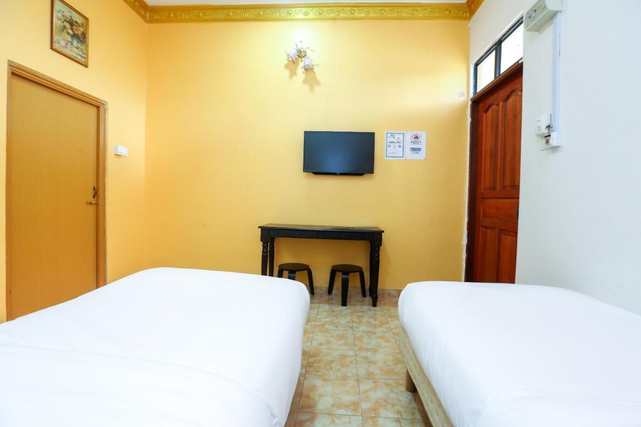 Oyo 89887 Chalet Yunie Marang Exterior photo