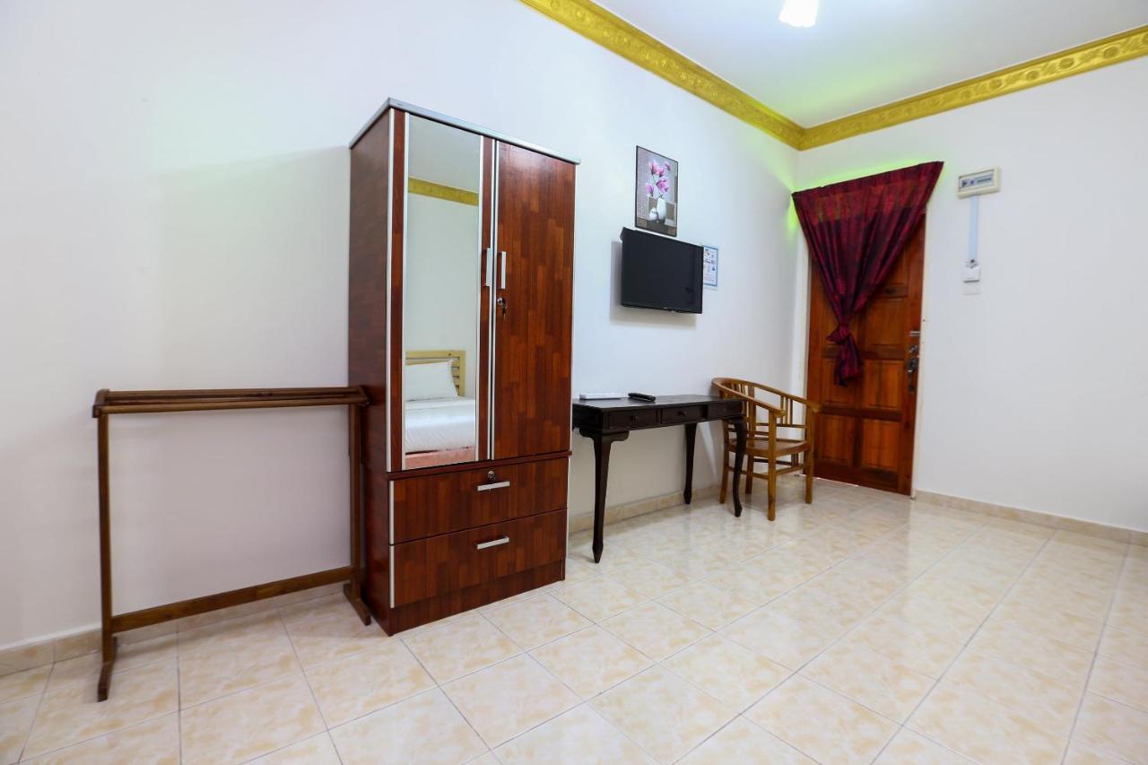 Oyo 89887 Chalet Yunie Marang Exterior photo